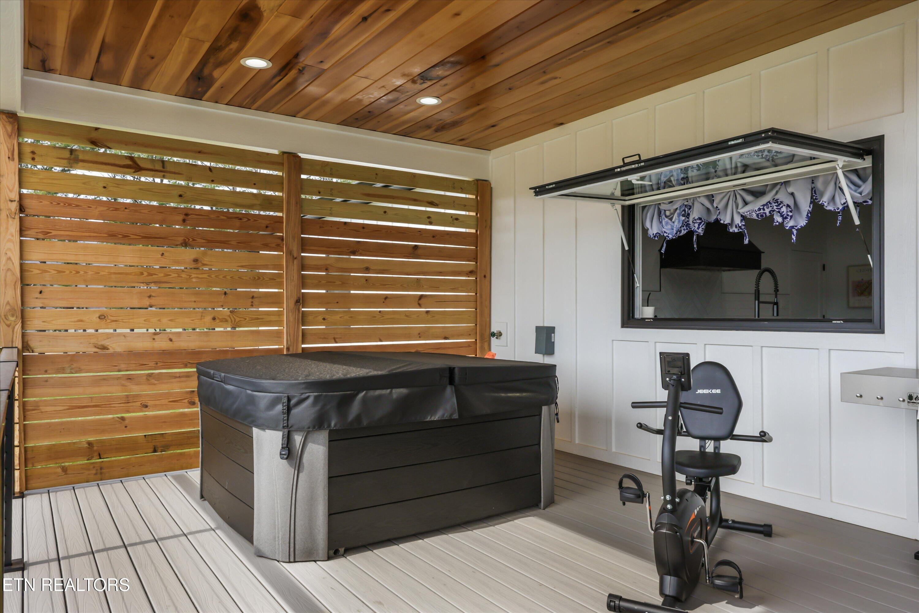 481 Masters Lane Bean Station, TN 37708 - Photo 15 of 58 Versatile window; airflow & convenience