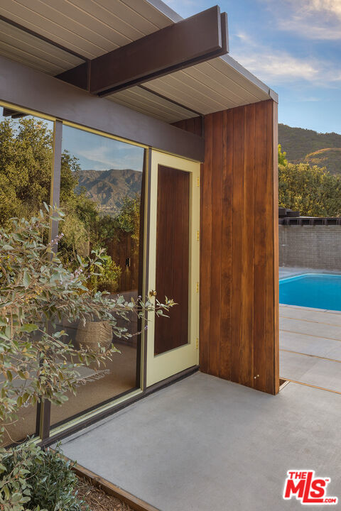 272 Mesa Lila Road Glendale, CA 91208 - Photo 21 of 46 a view of balcony