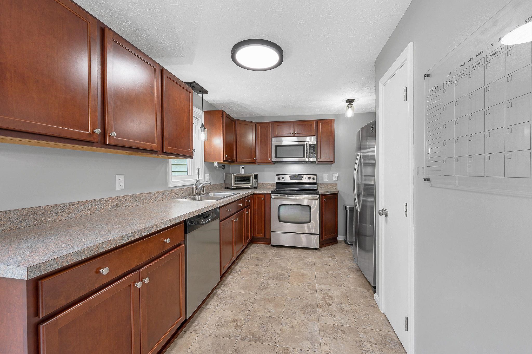 22 River Road, Unit A Hudson, NH 03051 - Photo 13 of 38 Gallery Image 13