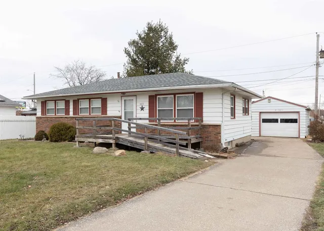 $139,900 | 905 79th Avenue West, Rock Island, IL 61201