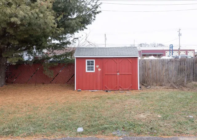 $145,000 | 905 79th Avenue West, Rock Island, IL 61201