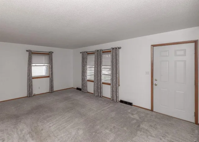 $139,900 | 905 79th Avenue West, Rock Island, IL 61201