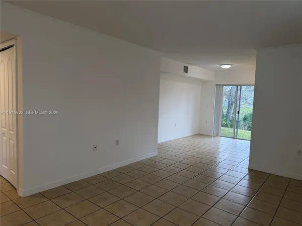 $2,600 | 2199 Northwest 77th Way, Unit 104, Pembroke Pines, FL 33024
