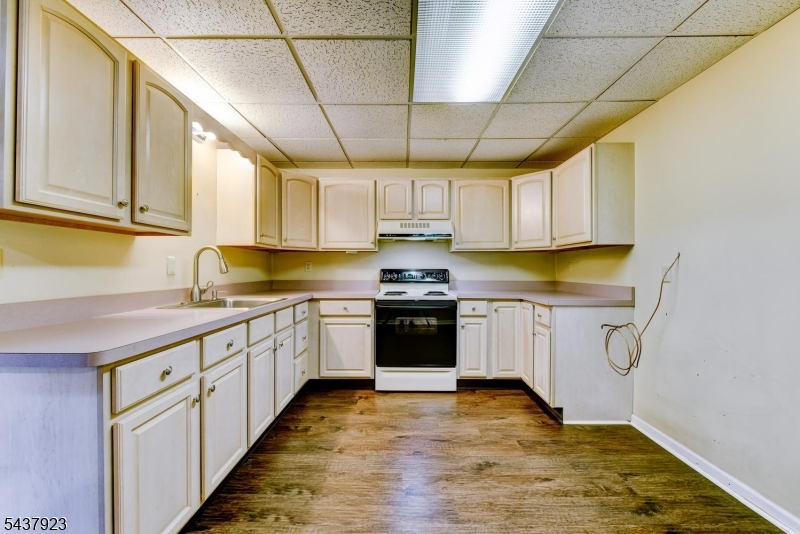 1 Hendrick Road Flemington, NJ 08822 - Photo 32 of 44