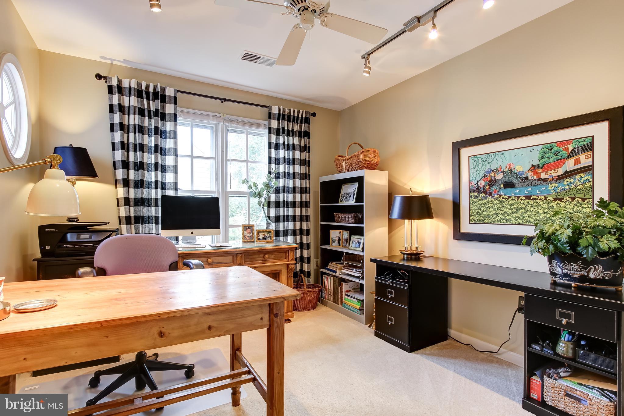 1279 Lamplighter Way Reston, VA 20194 - Photo 21 of 35 Bedroom