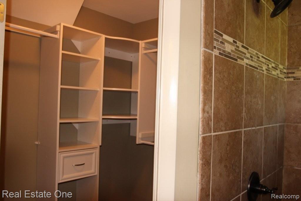 855 North Commerce Road Commerce Township, MI 48382 - Photo 16 of 25 16.JPG