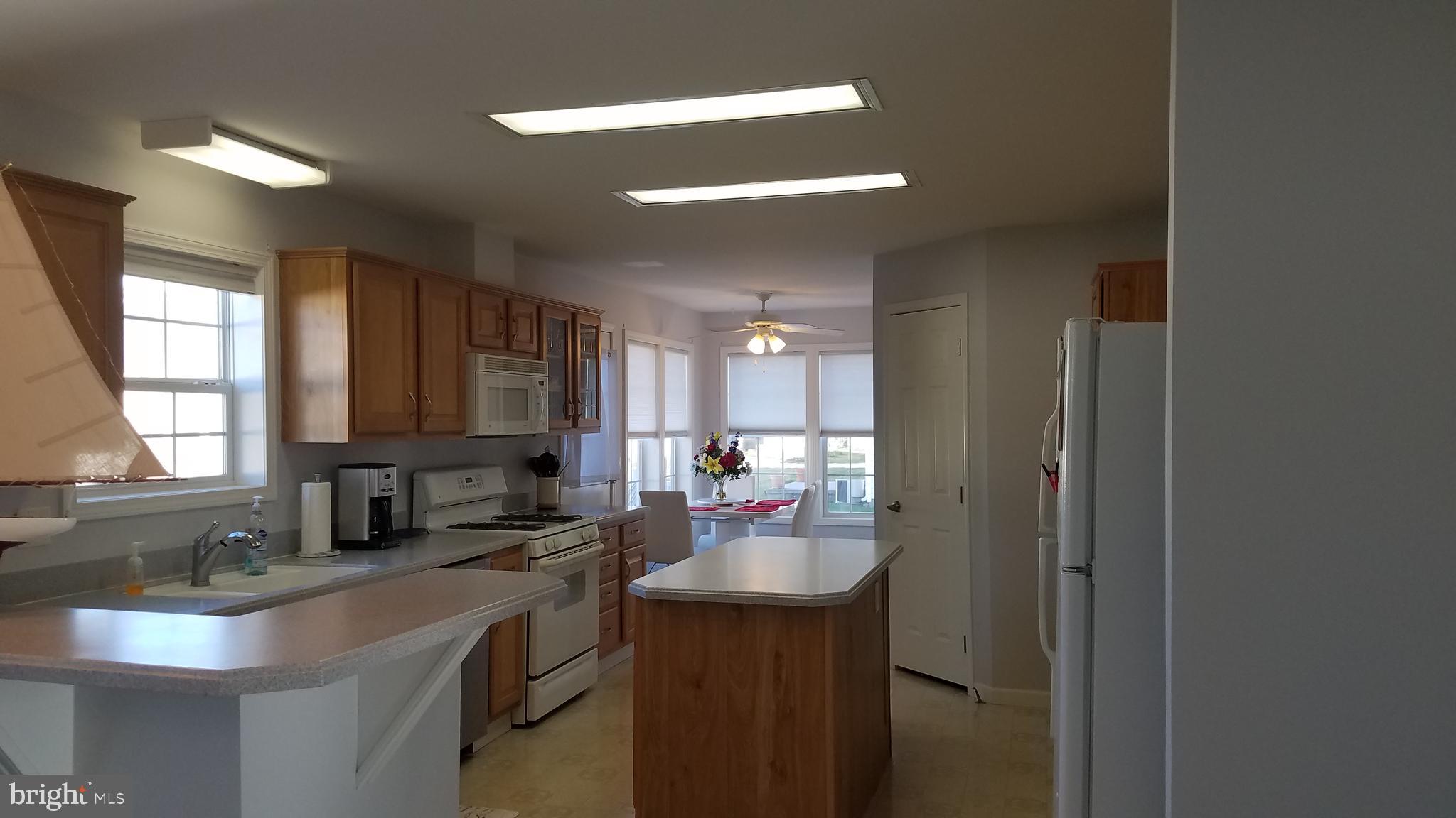606 Audrey Drive Dover, DE 19901 - Photo 5 of 22 Corian Counters