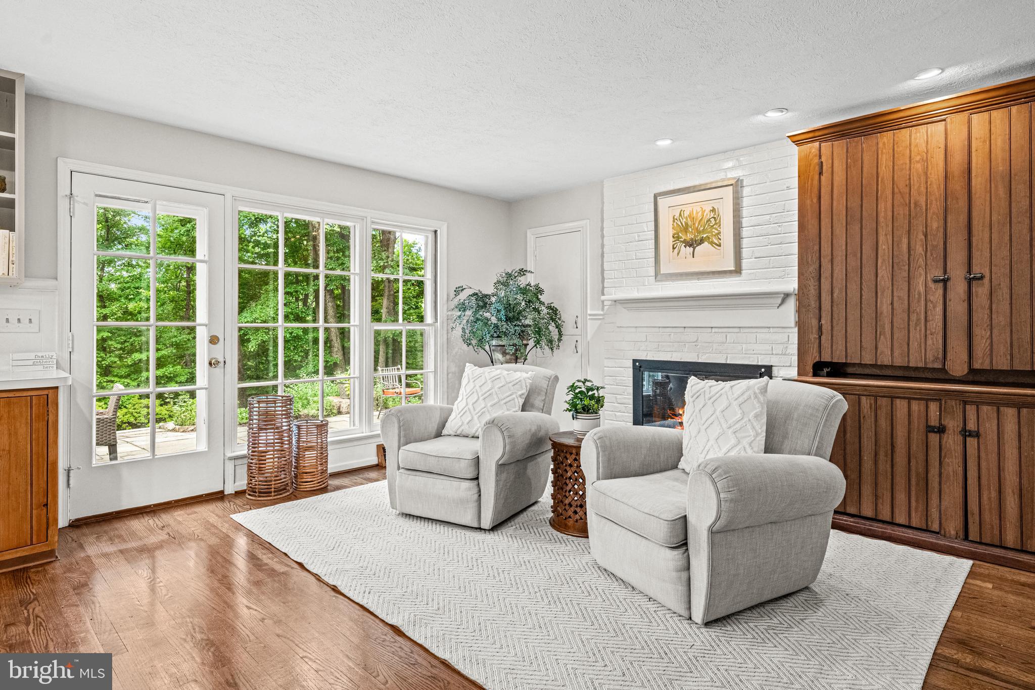 20 Patriot Circle Devon, PA 19333 - Photo 13 of 36 Sitting room off of kitchen with FP