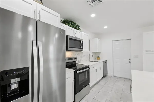 $2,800 | 3530 Goodrich Avenue, Sarasota, FL 34234