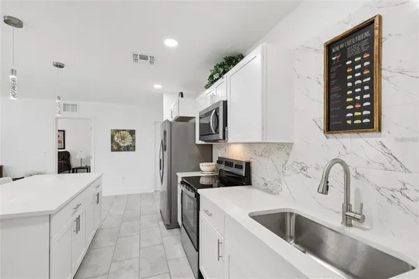 $2,800 | 3530 Goodrich Avenue, Sarasota, FL 34234