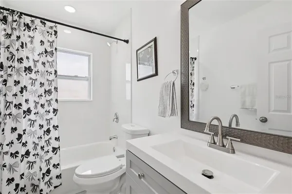 $2,800 | 3530 Goodrich Avenue, Sarasota, FL 34234