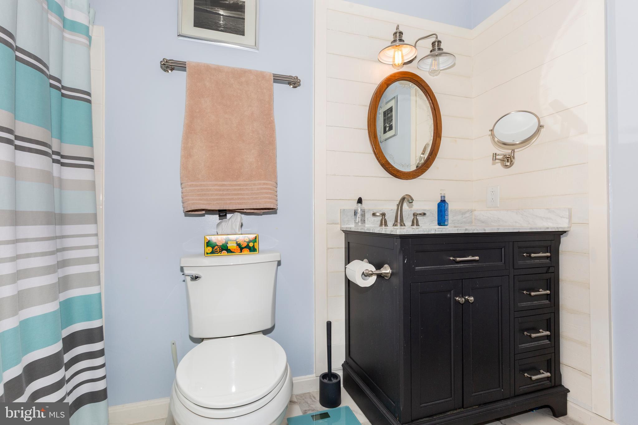 425 Pleasanton Road, Unit C23 Westminster, MD 21157 - Photo 18 of 48 Primary full bath!