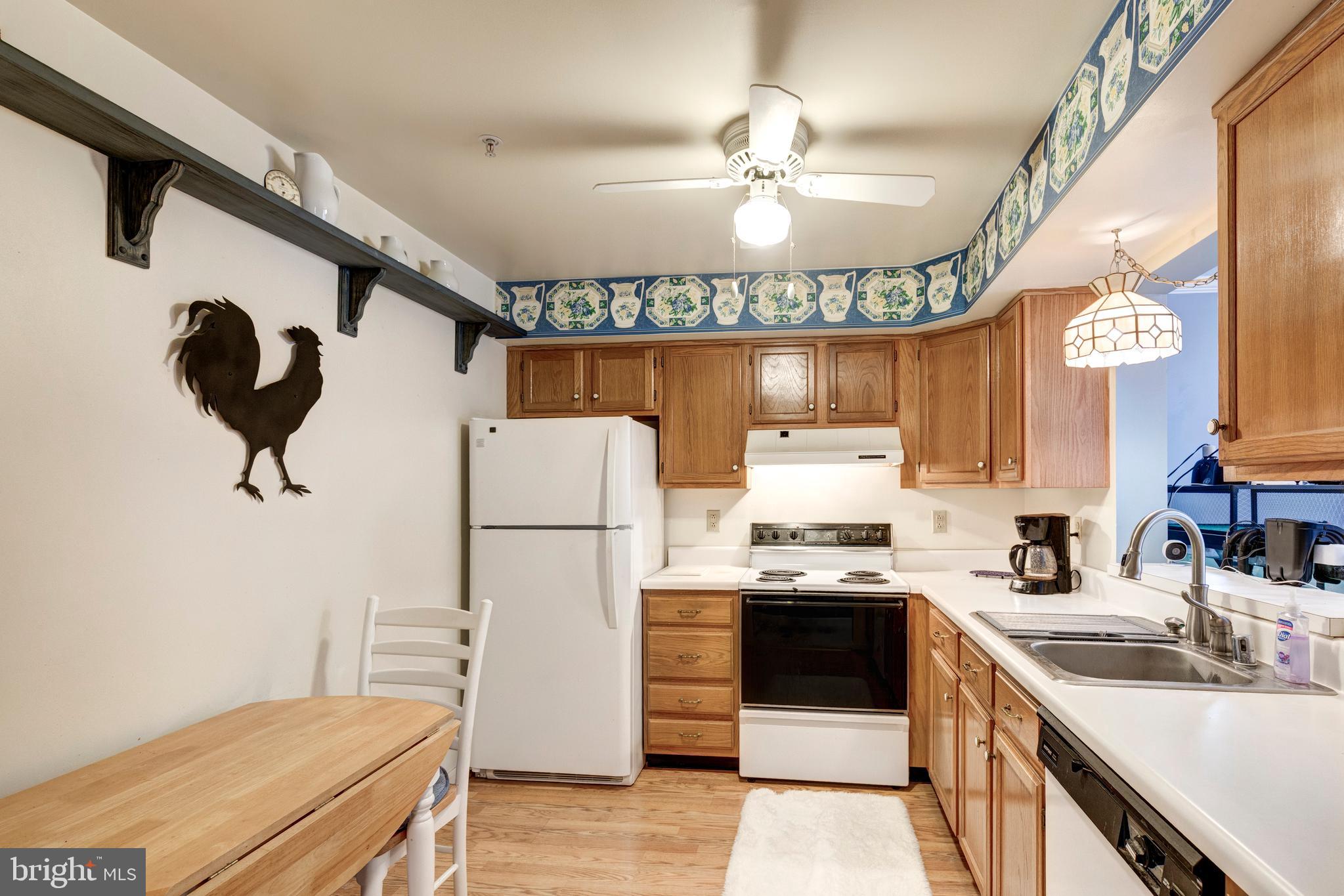 Eat in kitchen!