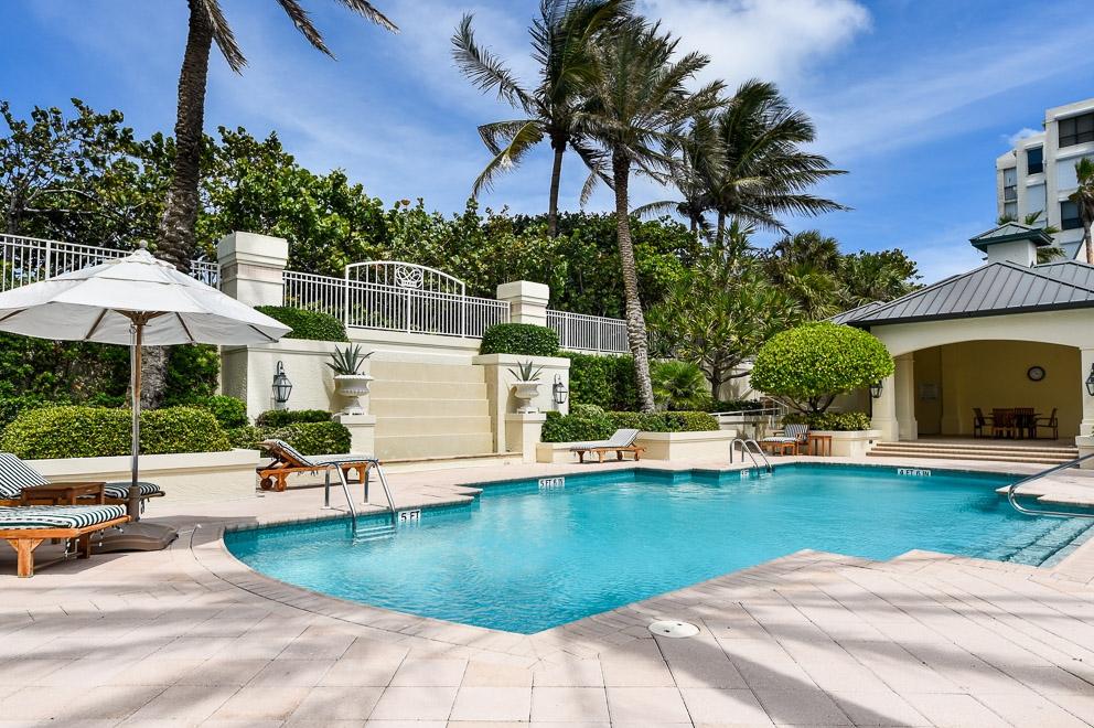 19700 South Beach Road, Unit 2S Jupiter, FL 33469 - Photo 17 of 30 Carlyle Pool