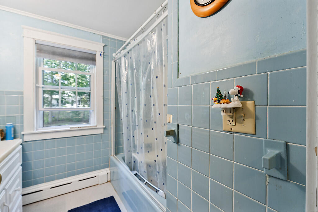 28 1st Rangeway Waterville, ME 04901 - Photo 19 of 46 Full bath