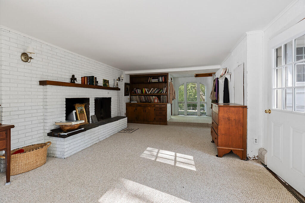 28 1st Rangeway Waterville, ME 04901 - Photo 38 of 46 Sensational space!