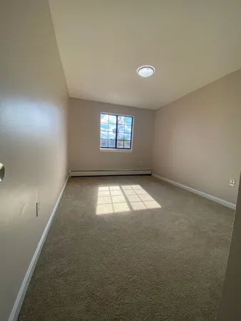 $1,895 | 153 West Hancock Street, Unit 32, Manchester, NH 03102