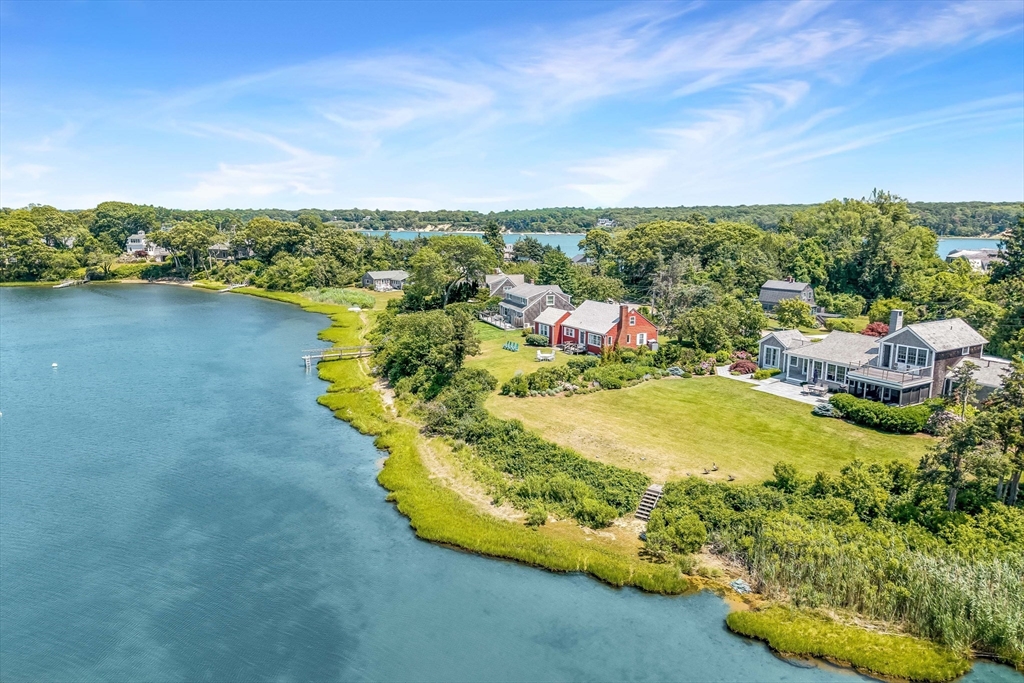 36 Hines Point Road Vineyard Haven, MA 02568 - Photo 7 of 40 Gallery Image 7