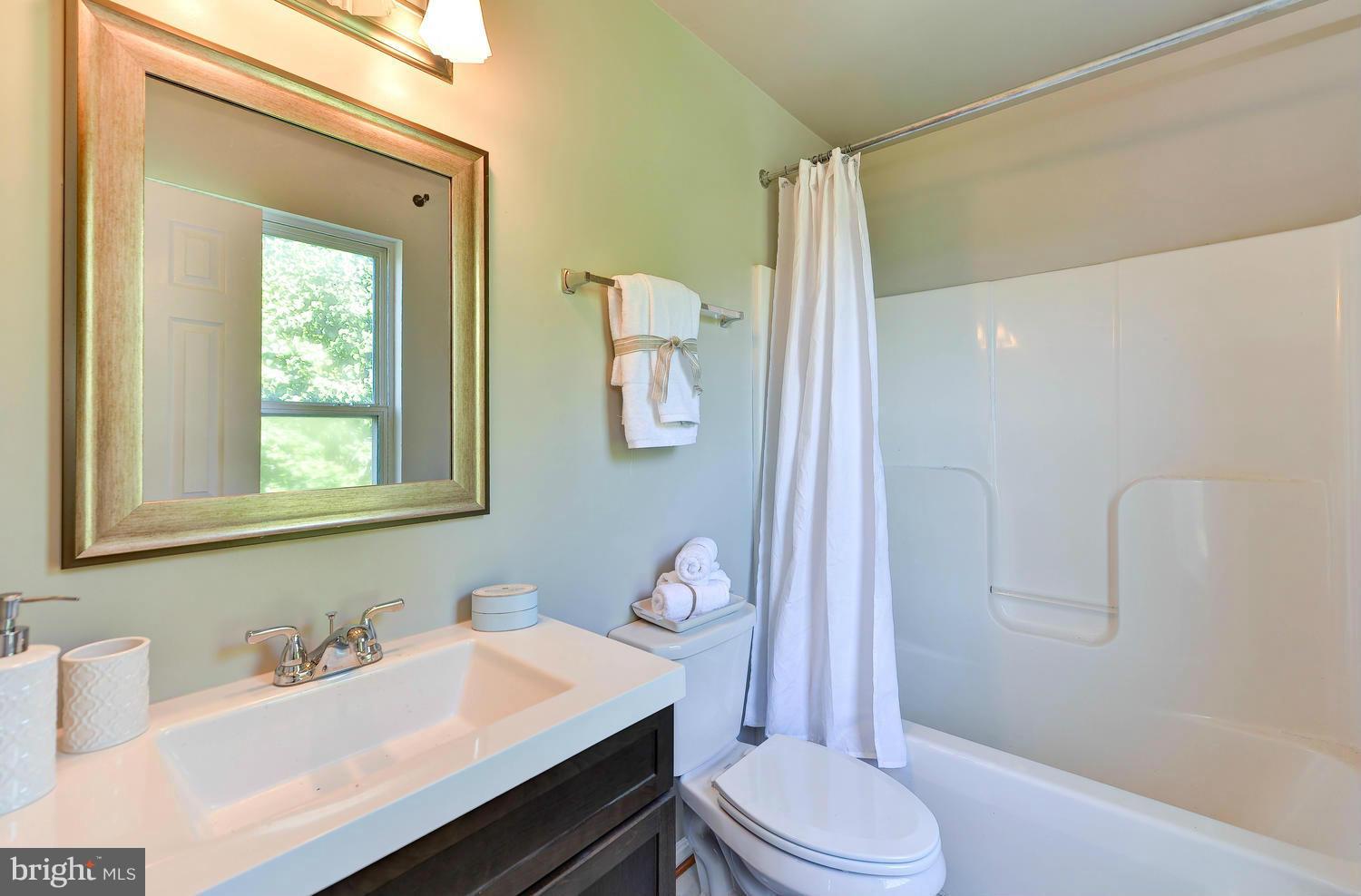 3802 32nd Street Mount Rainier, MD 20712 - Photo 13 of 27 Bath (Master)