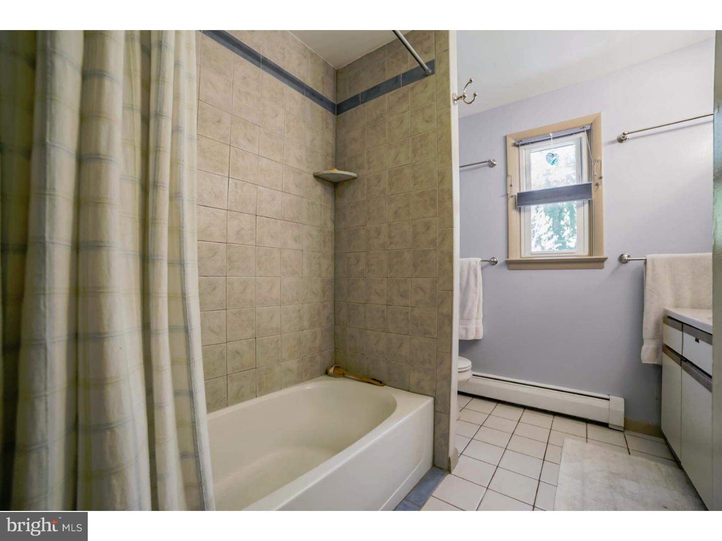 27 Glenview Road Phoenixville, PA 19460 - Photo 22 of 25 Bathroom