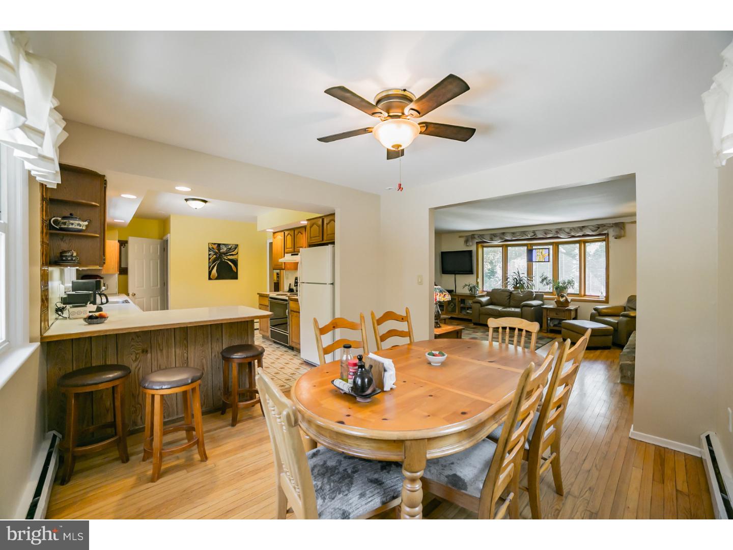 27 Glenview Road Phoenixville, PA 19460 - Photo 8 of 25 Dining Room