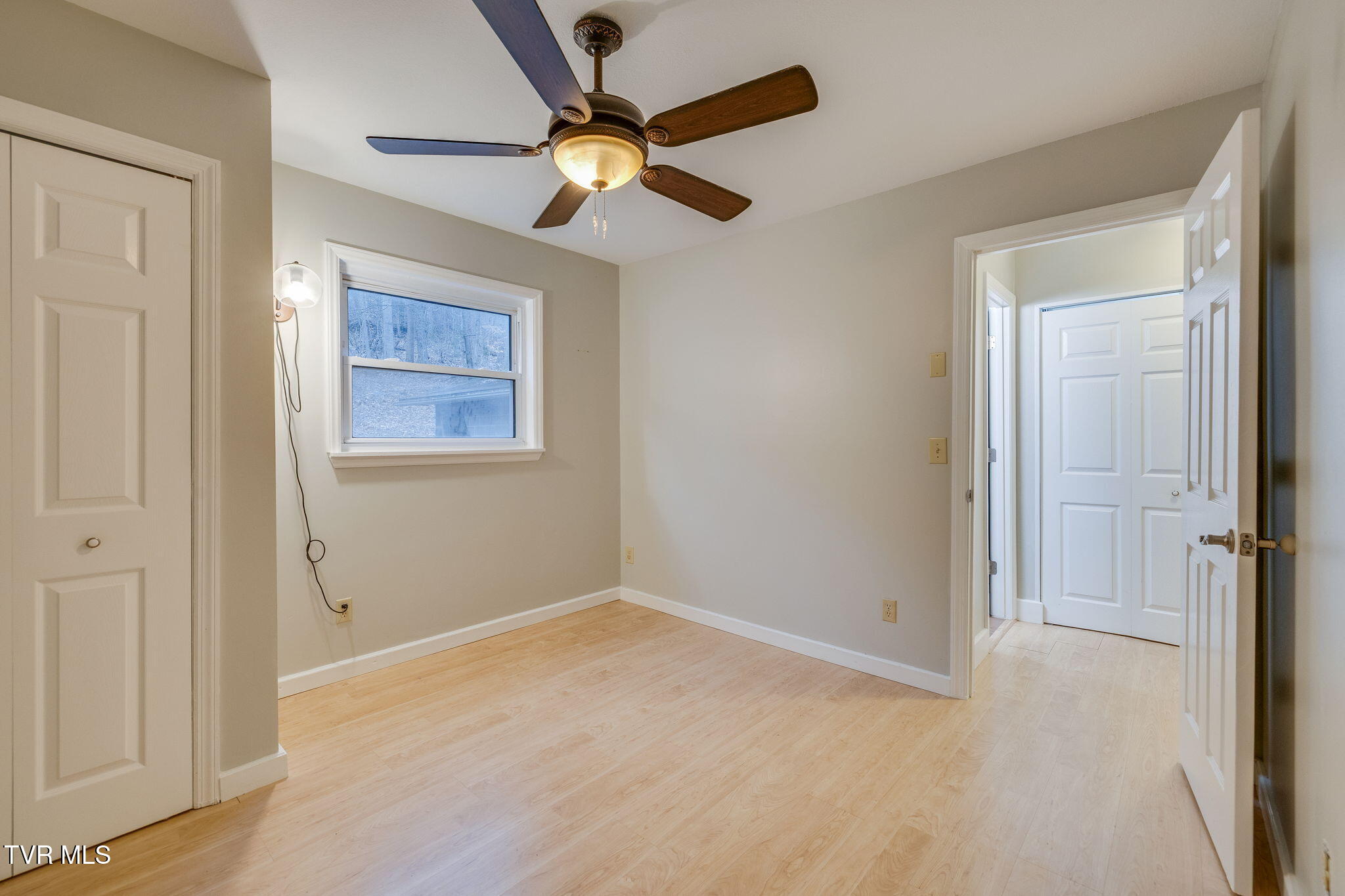 195 Bear Hollow Road Elizabethton, TN 37643 - Photo 17 of 42 017