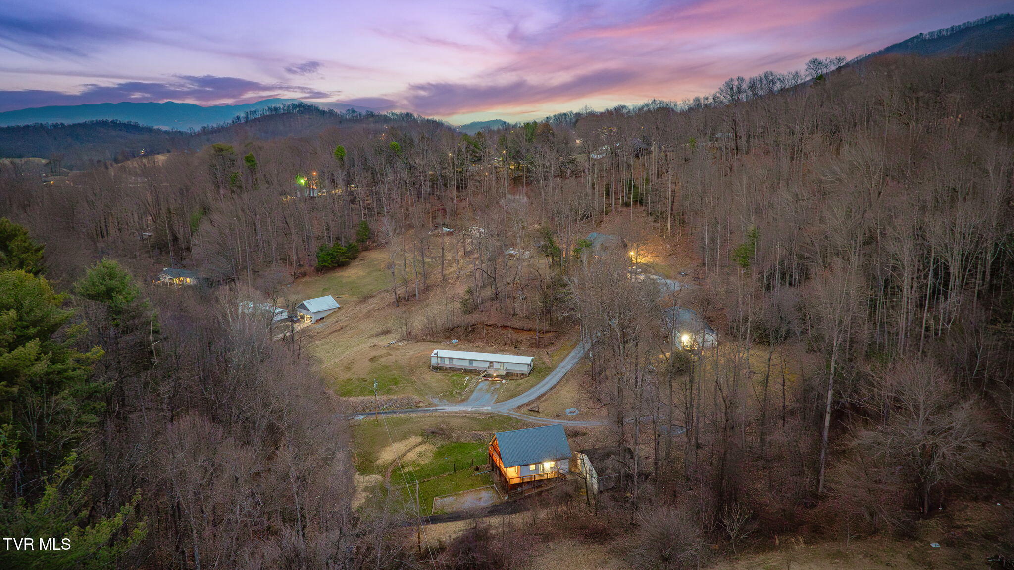 195 Bear Hollow Road Elizabethton, TN 37643 - Photo 41 of 42 205