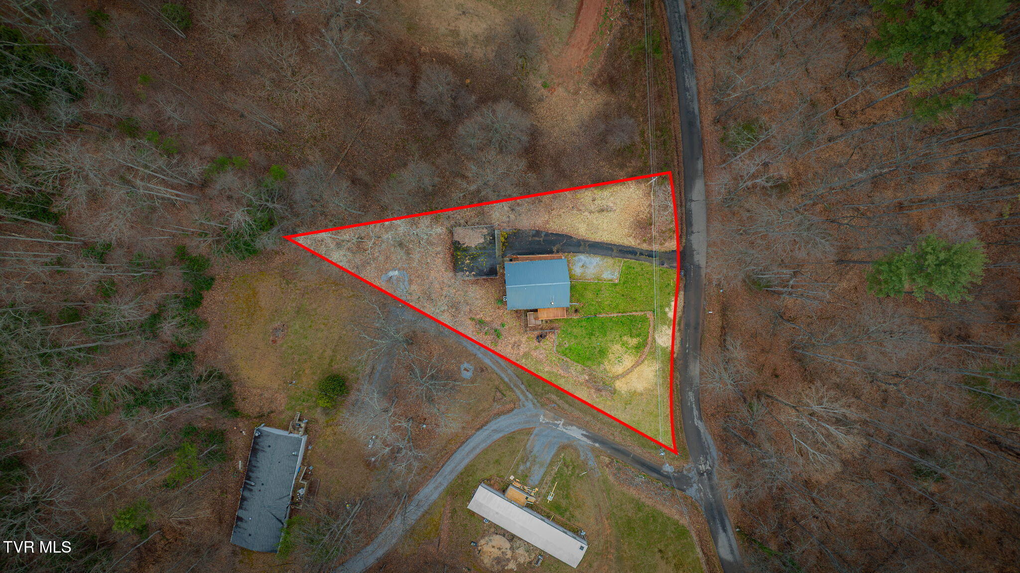 195 Bear Hollow Road Elizabethton, TN 37643 - Photo 6 of 42 105a