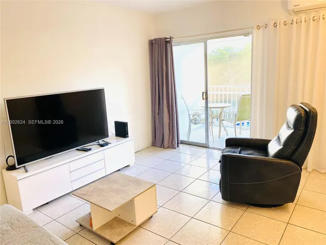 $1,500 | 1560 Northeast 127th Street, Unit 203, North Miami, FL 33161