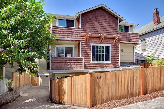 $4,250 | 213 15th Avenue, Seattle, WA 98122