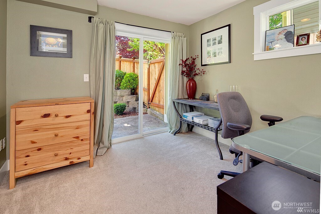 213 15th Avenue Seattle, WA 98122 - Photo 11 of 13