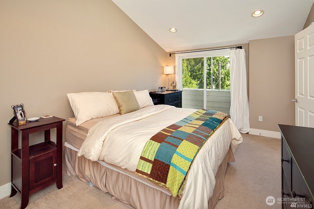 213 15th Avenue Seattle, WA 98122 - Photo 7 of 13