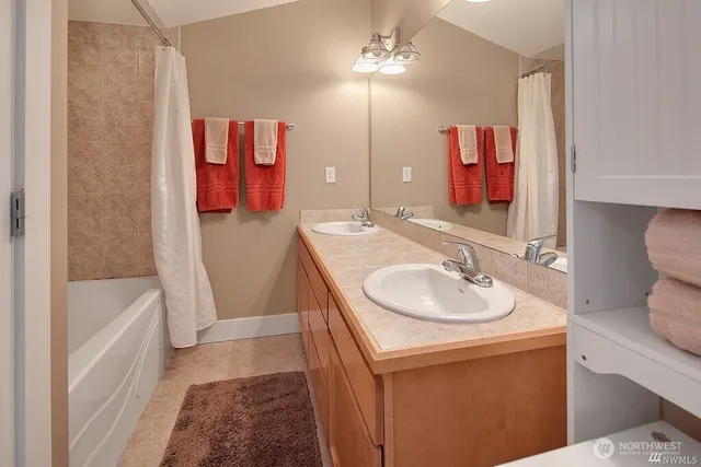 $4,250 | 213 15th Avenue, Seattle, WA 98122