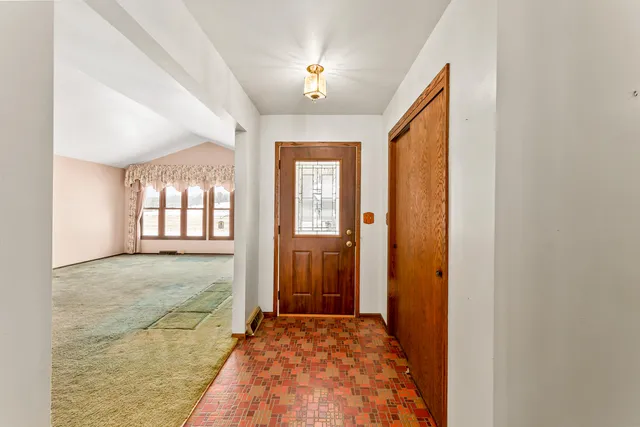 $999,000 | S78W30182 Sugden Road, Mukwonago, WI 53149