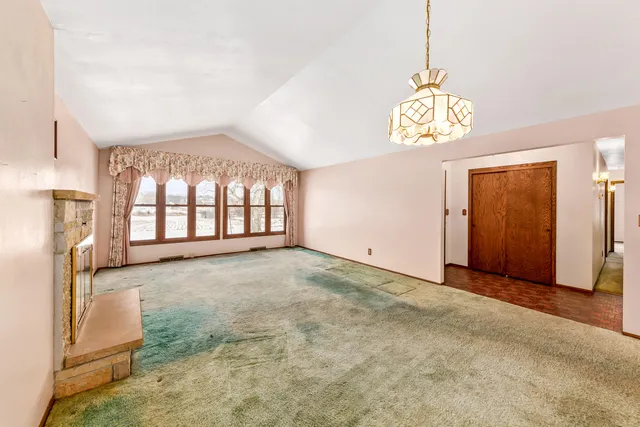 $999,000 | S78W30182 Sugden Road, Mukwonago, WI 53149