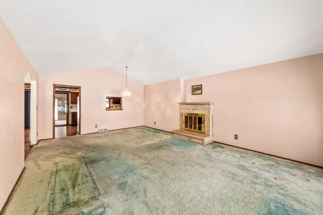 $999,000 | S78W30182 Sugden Road, Mukwonago, WI 53149