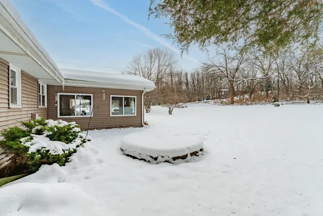 $999,000 | S78W30182 Sugden Road, Mukwonago, WI 53149