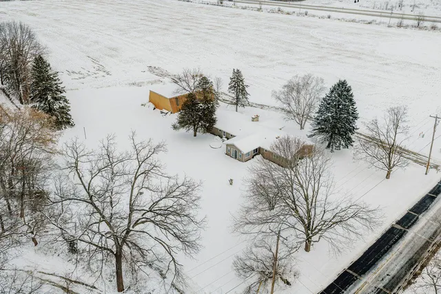 $999,000 | S78W30182 Sugden Road, Mukwonago, WI 53149