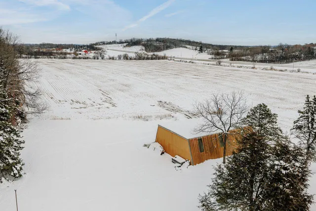 $999,000 | S78W30182 Sugden Road, Mukwonago, WI 53149