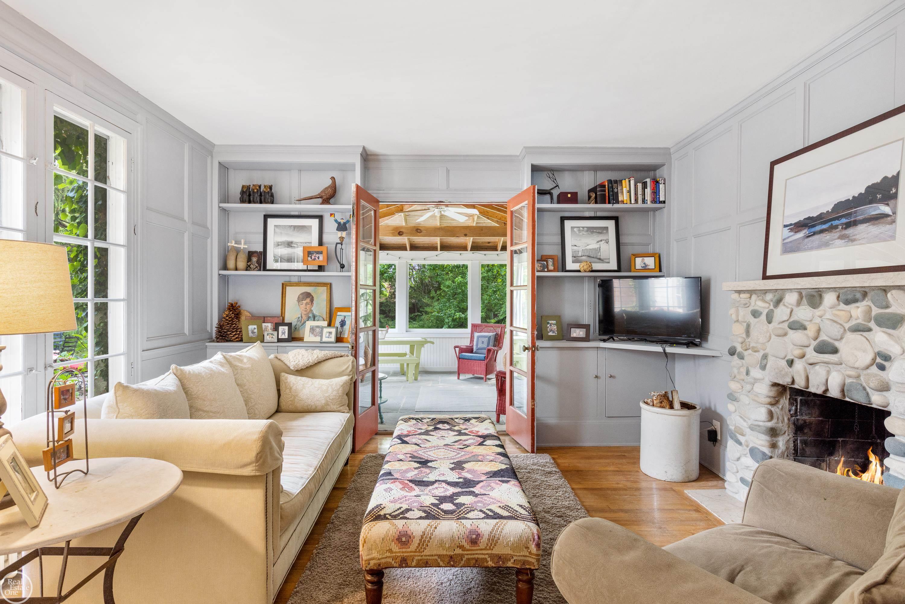 492 Rivard Boulevard Grosse Pointe, MI 48230 - Photo 11 of 81 50110851-10.JPG