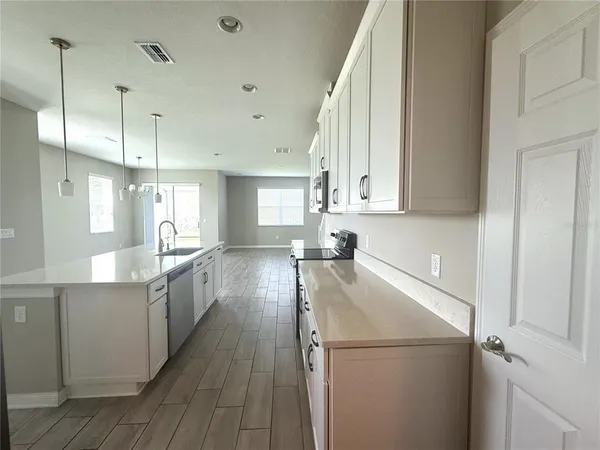 $2,500 | 2453 Stapleford Place, Wesley Chapel, FL 33543