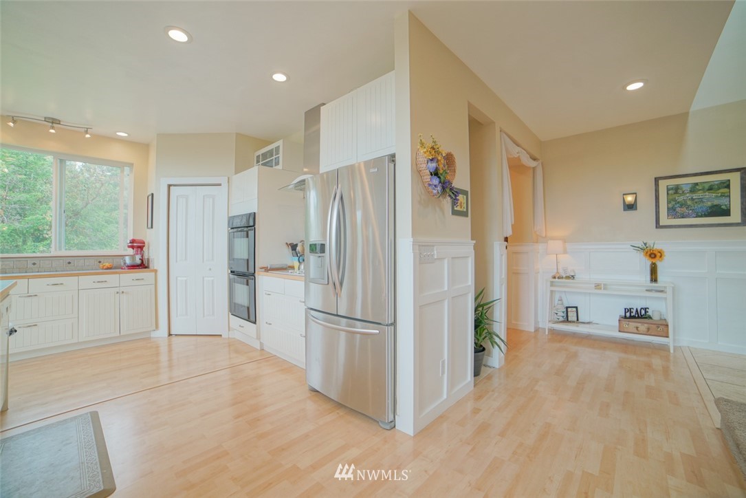 15431 Bandix Road Southeast Olalla, WA 98359 - Photo 4 of 25 Gallery Image 4