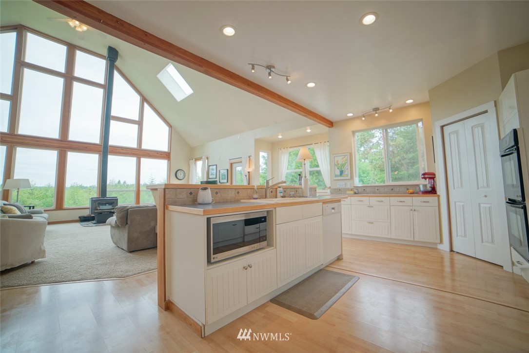 15431 Bandix Road Southeast Olalla, WA 98359 - Photo 5 of 25 Gallery Image 5
