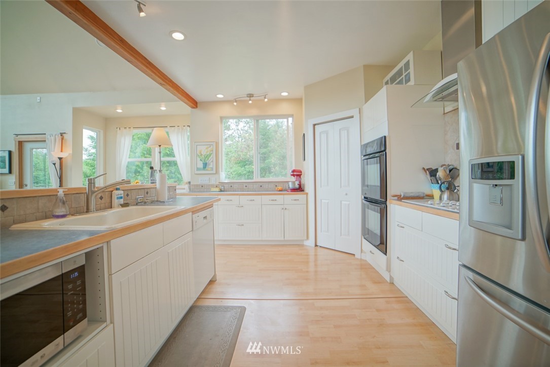 15431 Bandix Road Southeast Olalla, WA 98359 - Photo 6 of 25 Gallery Image 6