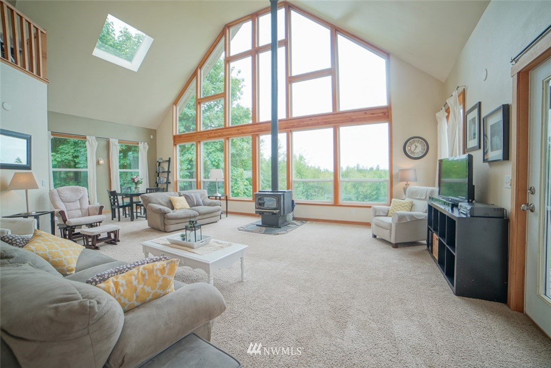 15431 Bandix Road Southeast Olalla, WA 98359 - Photo 8 of 25 Gallery Image 8