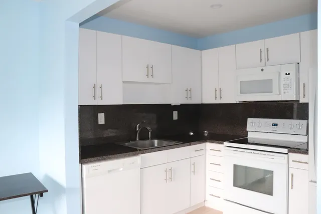 $1,500 | 464 Burgundy North, Unit 464, Delray Beach, FL 33484