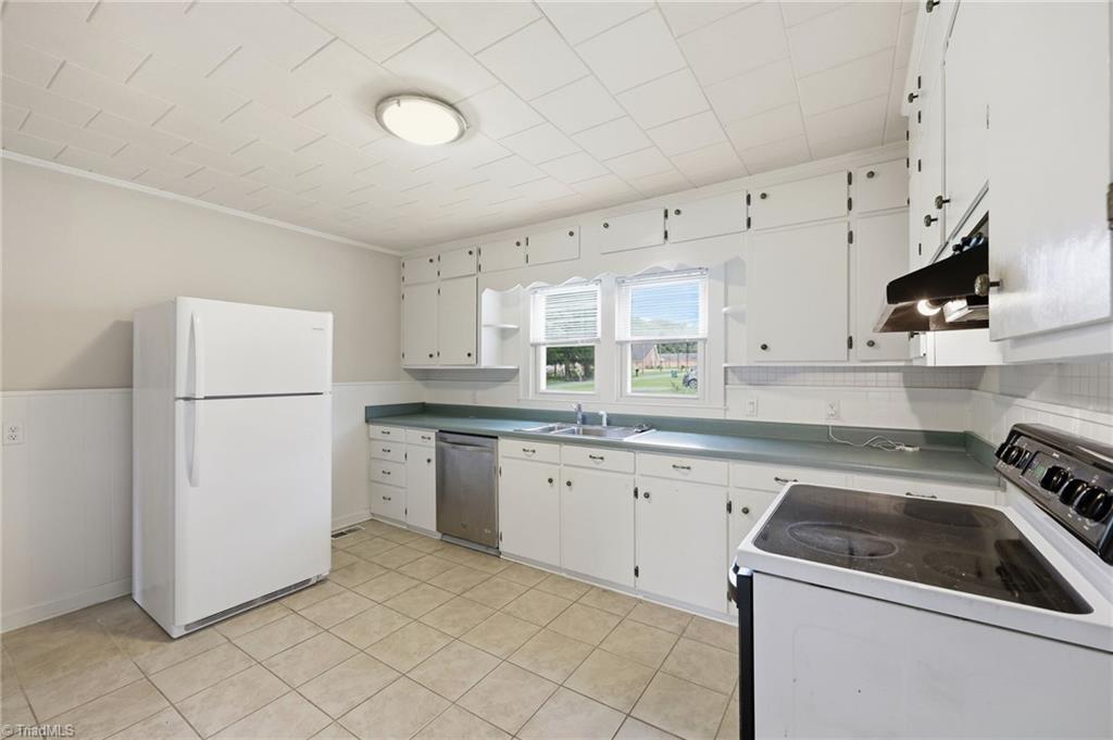 404 Glen Raven Road Burlington, NC 27217 - Photo 9 of 33