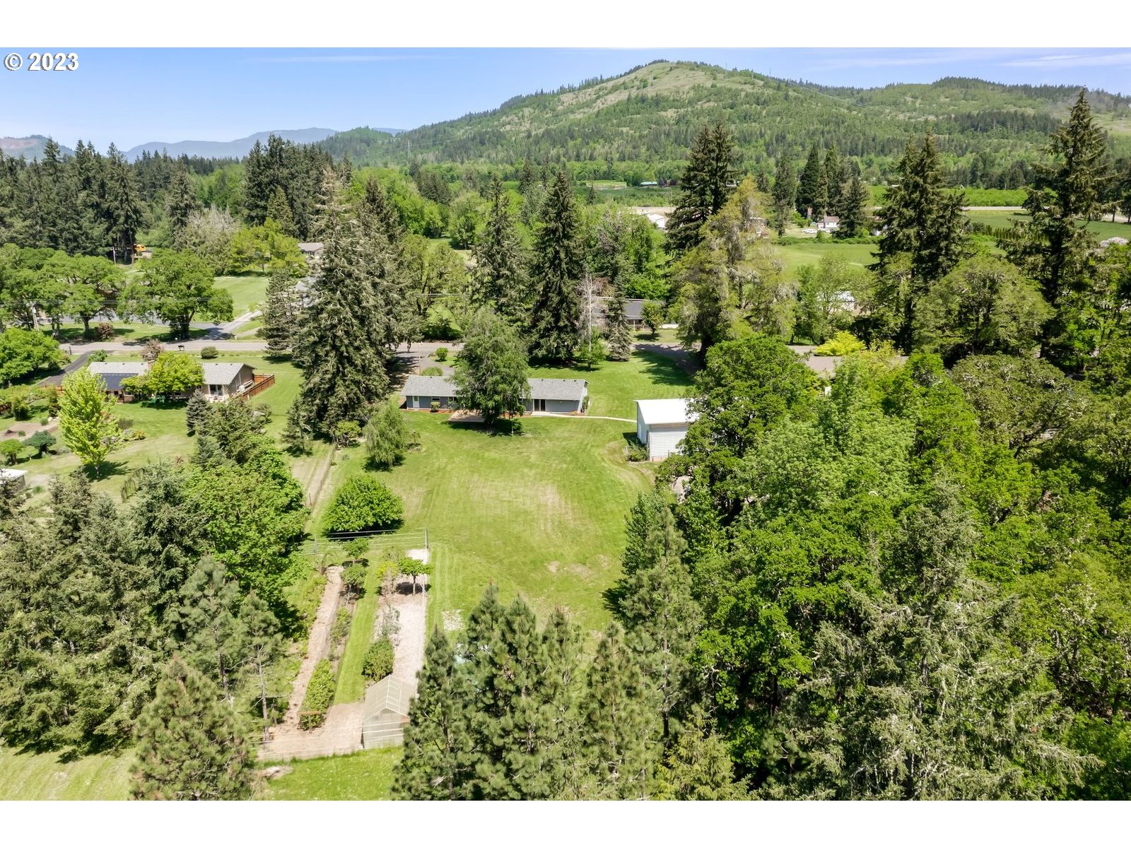 34886 Mathews Road Eugene, OR 97405 - Photo 39 of 48 a view of outdoor space and mountain view