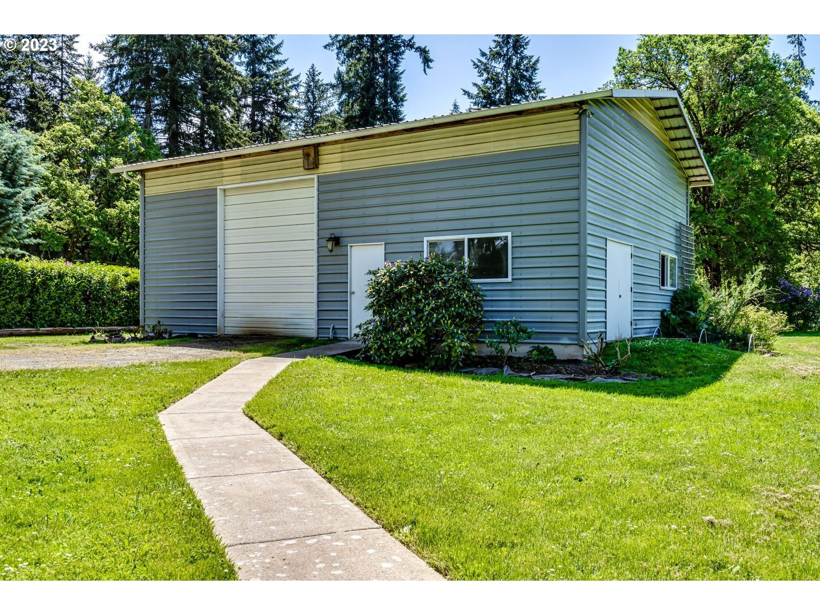 34886 Mathews Road Eugene, OR 97405 - Photo 5 of 48 a view of backyard with potted plants