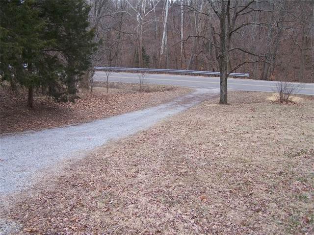 5795 Bryant Hollow Road Cunningham, TN 37052 - Photo 7 of 20